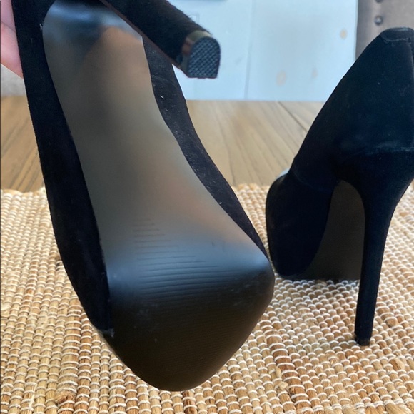 Steve Madden Black Platform Heels 6.5 - Picture 4 of 9